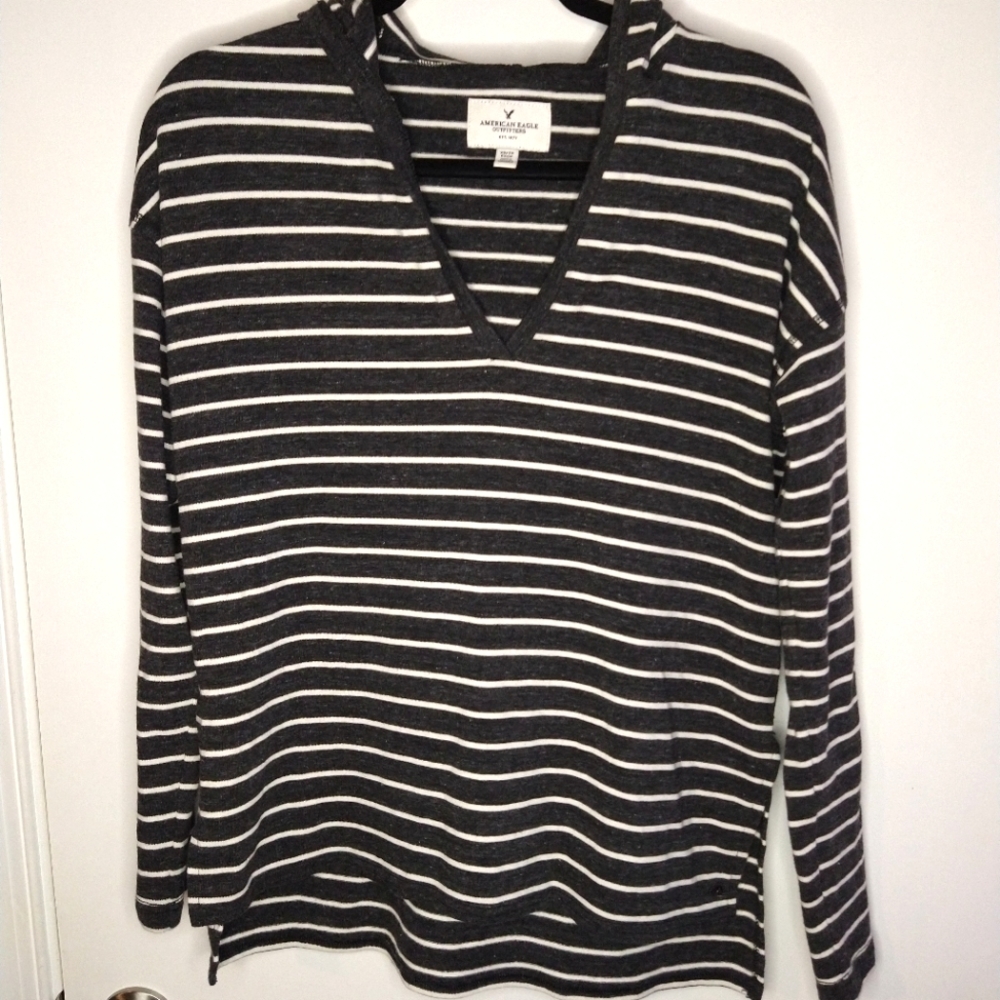 American Eagle Gray Striped Knit Pullover Hoodie